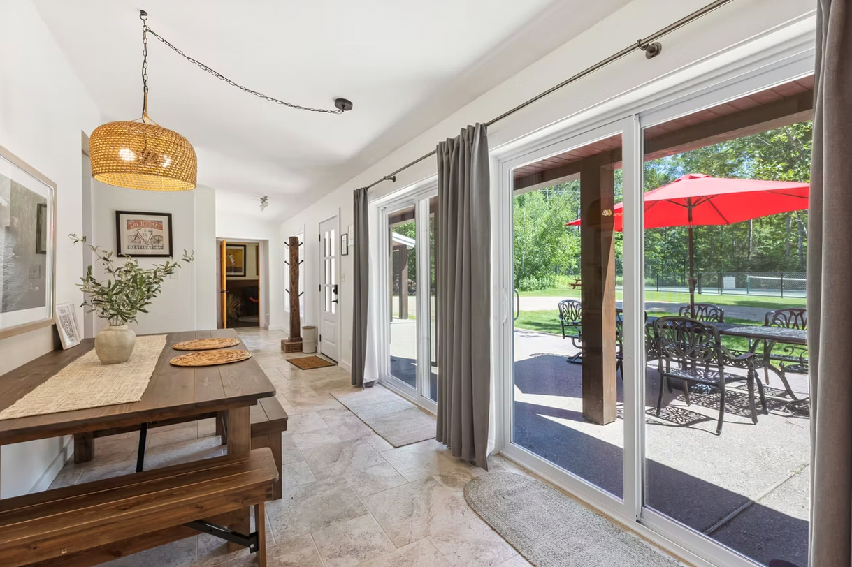 The Clubhouse - Solo + Shared Rooms