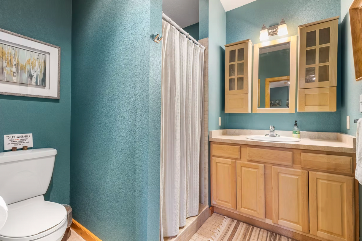 The Clubhouse - Solo + Shared Rooms