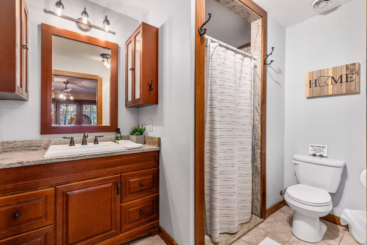 The Clubhouse - Solo + Shared Rooms