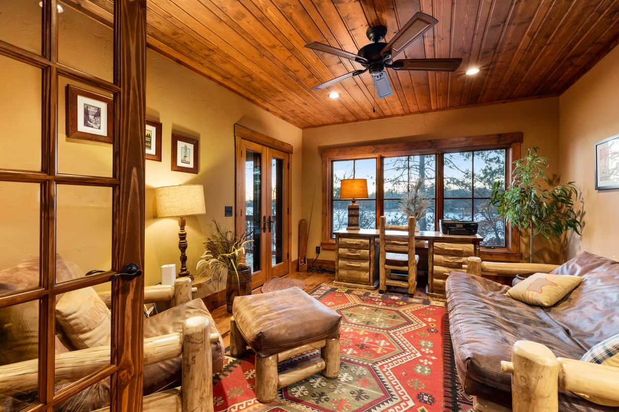 The Lodge - Solo + Shared Rooms